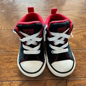 Infant size 6 high top converse